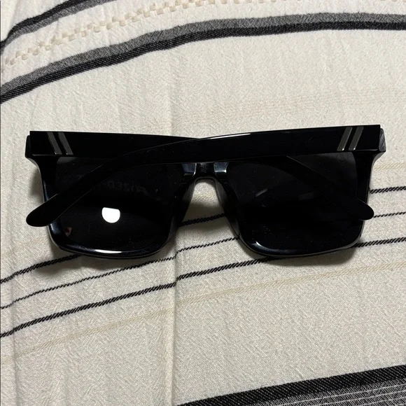 Blenders Black Sunglasses for Men - Picture 6 of 7